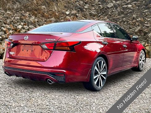 Used 2019 Nissan Altima 2.5 Platinum FWD image 2