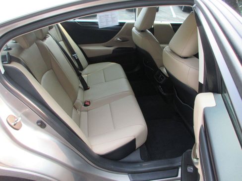 Used 2021 Lexus ES 350 w/ Premium Package FWD image 16