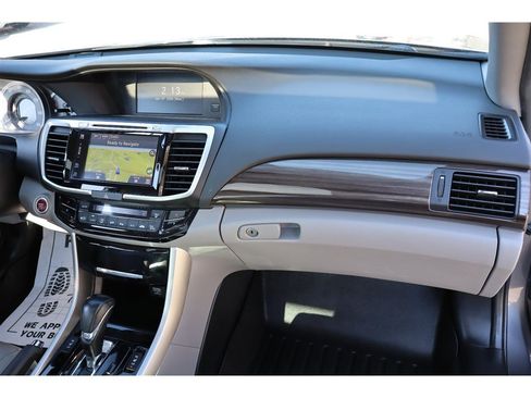 Used 2016 Honda Accord Touring image 16