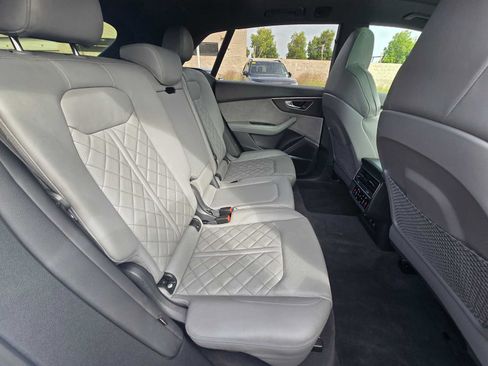Used 2023 Audi SQ8 Prestige AWD/4WD image 12