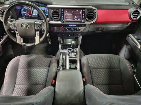 Used 2022 Toyota Tacoma SR5 RWD image 45