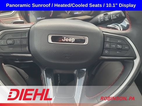 Used 2022 Jeep Grand Cherokee Trailhawk AWD/4WD image 18