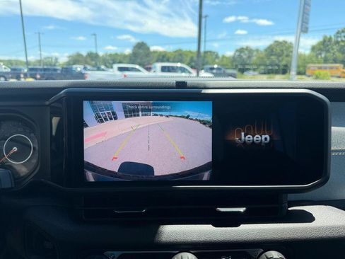 Used 2025 Jeep Wrangler Unlimited Sport AWD/4WD image 22