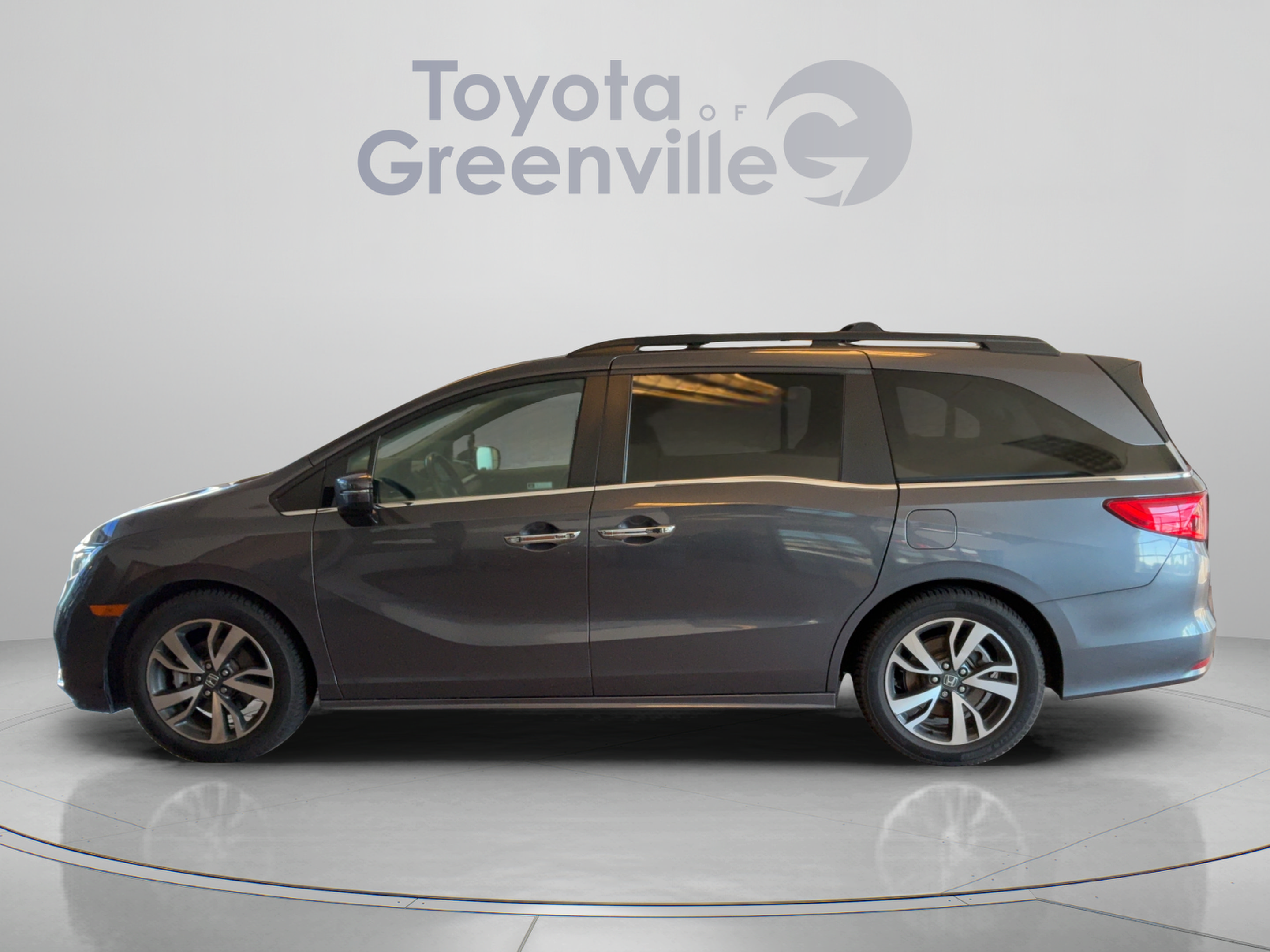 Used 2021 Honda Odyssey Touring image 2