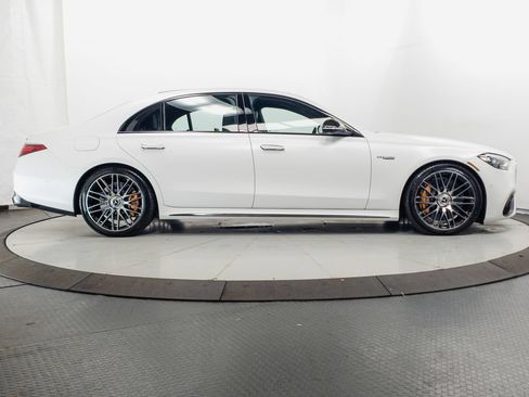 Used 2024 Mercedes-Benz S 63 AMG S w/ Carbon Fiber Exterior Package image 38