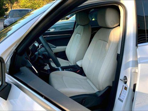 Certified 2024 Audi Q3 2.0T Premium w/ Convenience Package AWD/4WD image 7