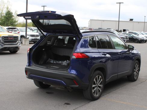 Used 2023 Toyota Corolla Cross XLE w/ Convenience Package AWD/4WD image 7