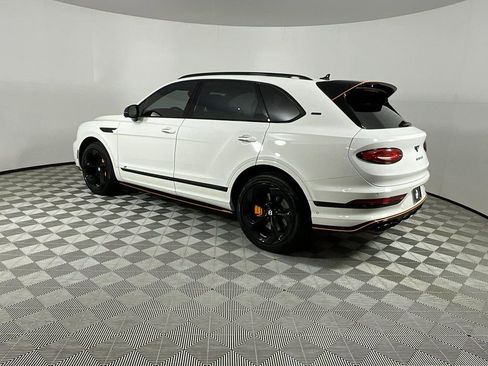 Used 2025 Bentley Bentayga image 3