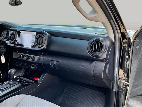 Used 2022 Toyota Tacoma SR w/ SR Convenience Package RWD image 17