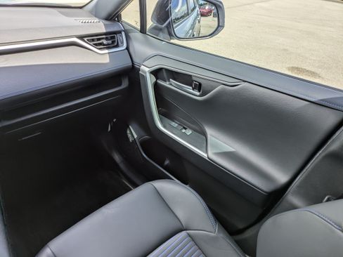 Used 2023 Toyota RAV4 XSE AWD/4WD image 17