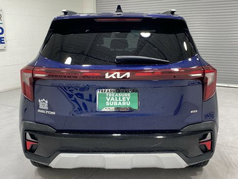 Used 2024 Kia Seltos EX image 7