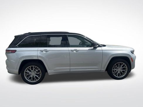 Used 2025 Jeep Grand Cherokee Summit AWD/4WD image 7