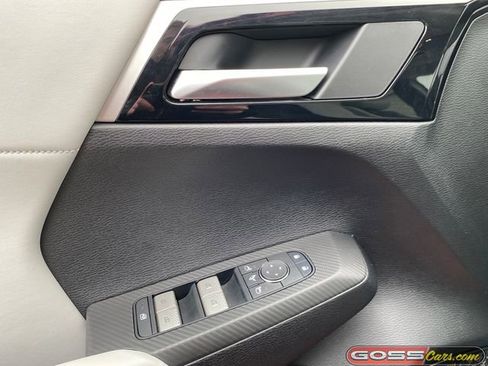 Used 2025 Mitsubishi Outlander SE image 25