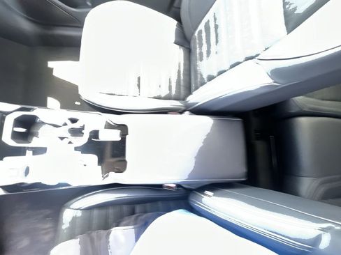 New 2025 Mitsubishi Outlander SE image 21