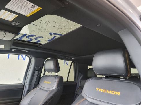 Used 2025 Ford Expedition Tremor AWD/4WD image 25
