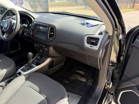 Used 2018 Jeep Compass Sport w/ Tech Group image 18