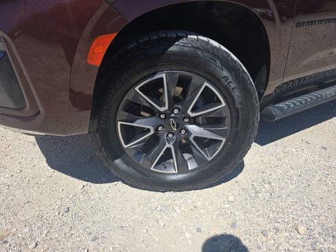 Used 2022 Chevrolet Suburban Z71 w/ Luxury Package image 13