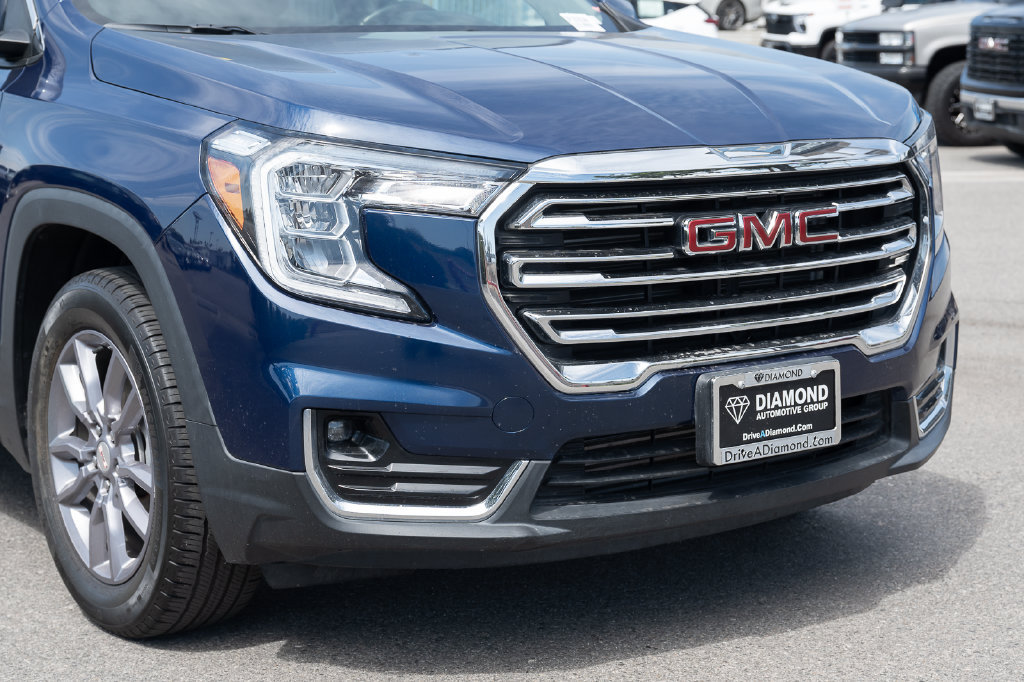 Used 2023 GMC Terrain SLT AWD/4WD image 9