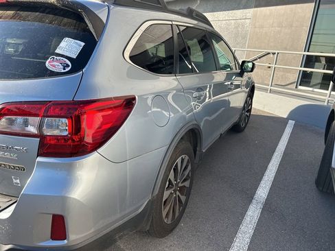 Used 2015 Subaru Outback 2.5i Limited AWD/4WD image 3
