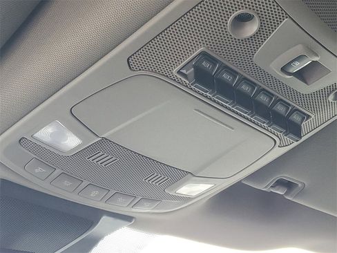 Used 2021 Ford F450 XLT w/ XLT Premium Package image 25