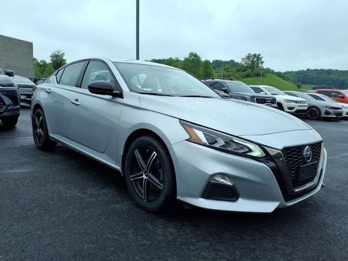 Used 2019 Nissan Altima 2.5 SR w/ SR Premium Package AWD/4WD image 6