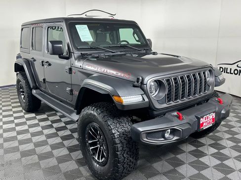 Used 2024 Jeep Wrangler Unlimited Rubicon w/ XTREMEE 35" Tire Package AWD/4WD image 10