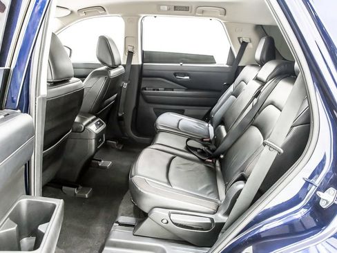 Used 2022 Nissan Pathfinder SL w/ Lighting Package (N92) FWD image 28