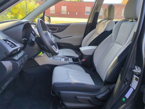 Used 2023 Subaru Forester image 21