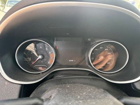 Used 2018 Jeep Compass Latitude w/ Popular Equipment Group FWD image 2