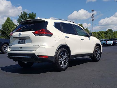 Used 2019 Nissan Rogue SV w/ Premium Package AWD/4WD image 5