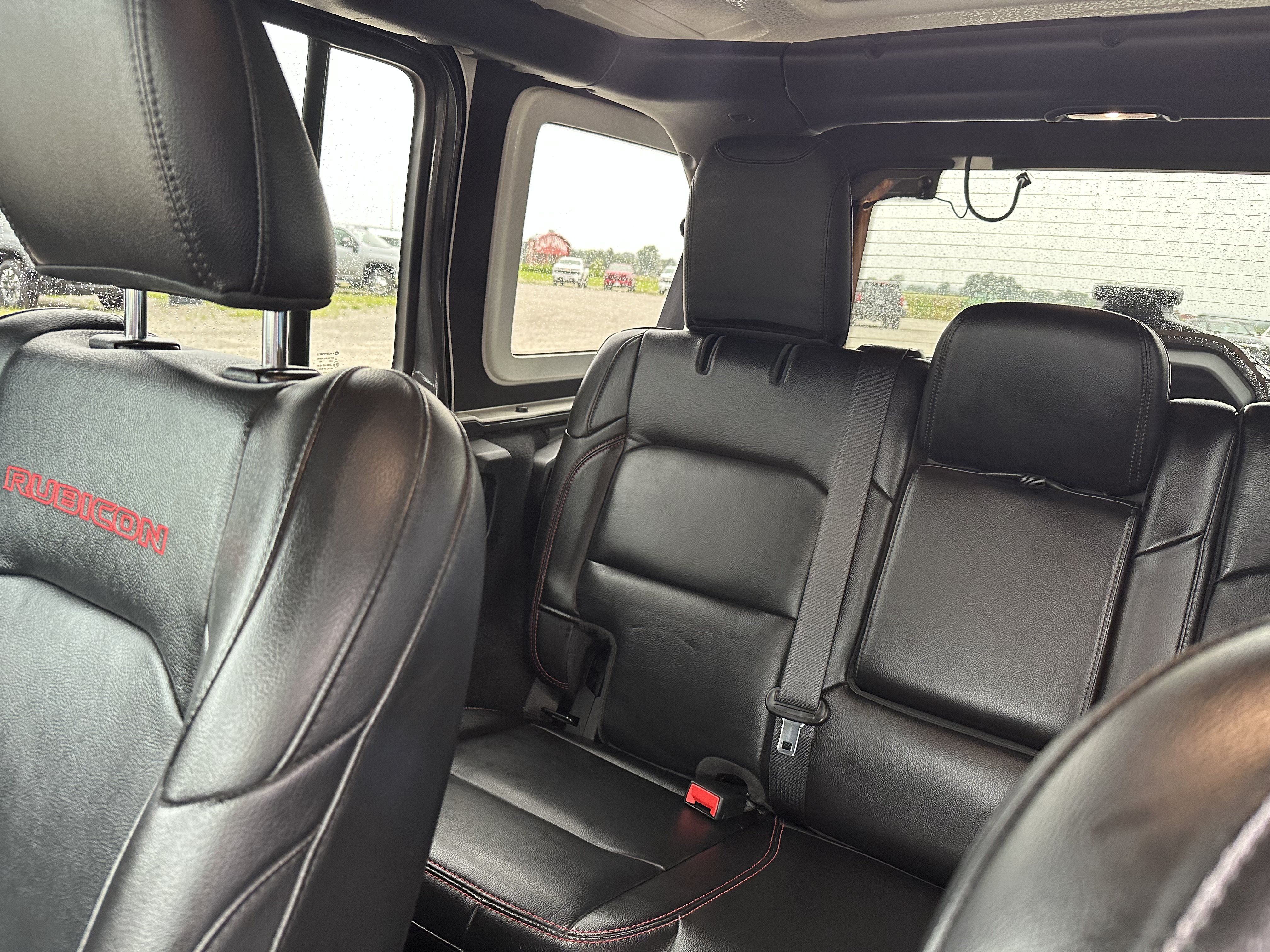 Used 2023 Jeep Wrangler Unlimited Rubicon w/ Cold Weather Group AWD/4WD image 23