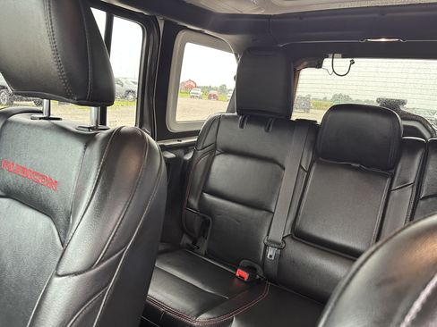 Used 2023 Jeep Wrangler Unlimited Rubicon w/ Cold Weather Group AWD/4WD image 23