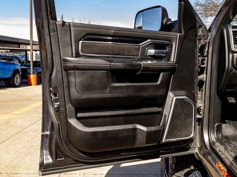 Used 2022 RAM 2500 Laramie w/ Night Edition image 32