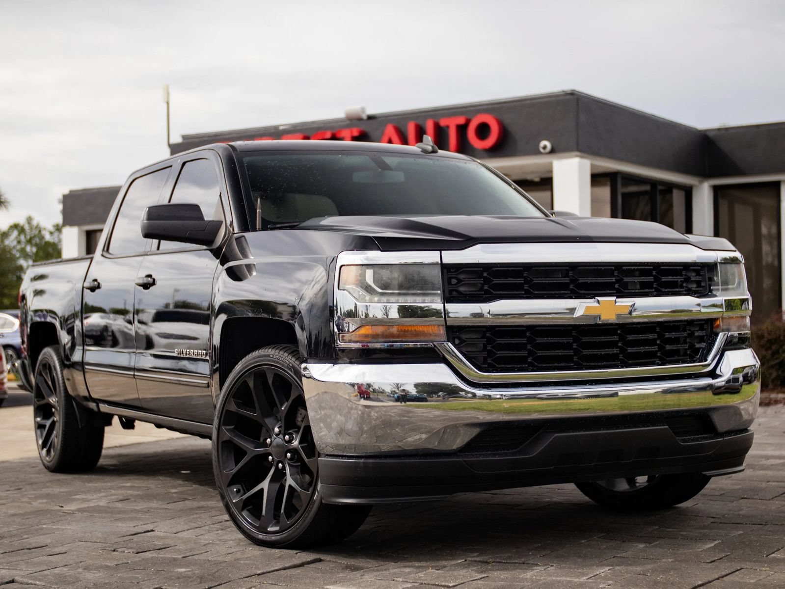 Used 2016 Chevrolet Silverado 1500 LT RWD image 1