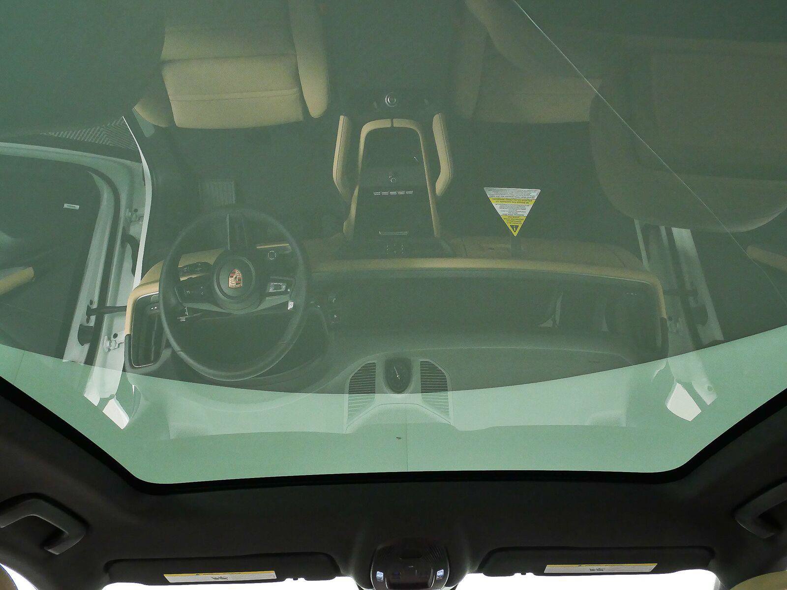 New 2026 Porsche Cayenne Coupe AWD/4WD image 21