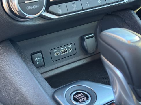 New 2025 Nissan Sentra SR image 27