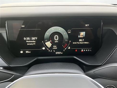 Used 2025 GMC Acadia Elevation w/ Elevation Premium Package image 16