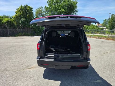 Used 2019 Lincoln Navigator L Reserve w/ Cargo Package AWD/4WD image 16