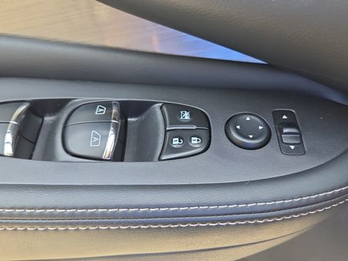 Used 2018 Nissan Murano Platinum FWD image 29