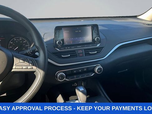 Used 2024 Nissan Altima 2.5 S FWD image 12