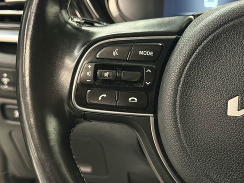 Used 2022 Kia Niro EX w/ Cold Weather Package image 30