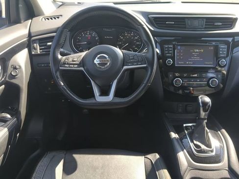 Used 2017 Nissan Rogue Sport SL w/ SL Premium Package FWD image 16