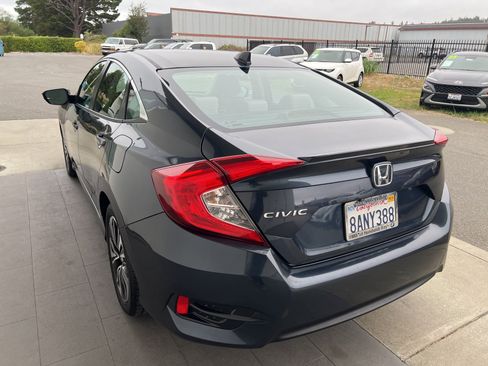Used 2017 Honda Civic EX-T image 6