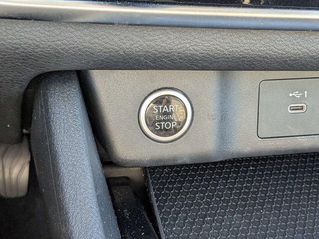 Certified 2022 Nissan Rogue S FWD image 32