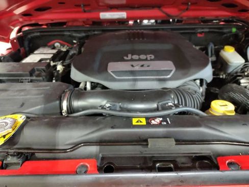 Used 2017 Jeep Wrangler Sport w/ Connectivity Group AWD/4WD image 7