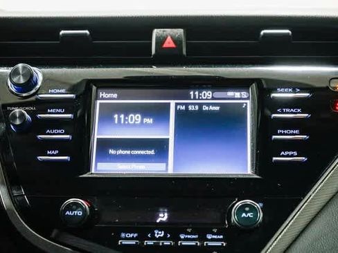 Certified 2019 Toyota Camry SE image 14