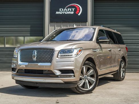 Used 2019 Lincoln Navigator Reserve AWD/4WD image 3