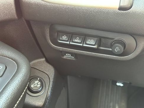 Used 2024 GMC Terrain Denali AWD/4WD image 31