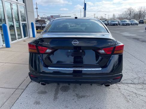 Used 2023 Nissan Altima 2.5 SV w/ SV Premium Package image 6