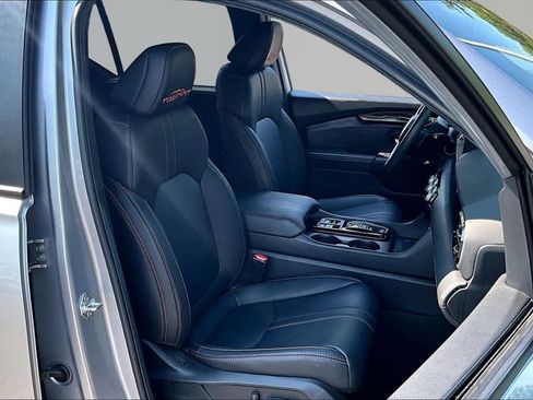 Certified 2025 Honda Pilot TrailSport image 21